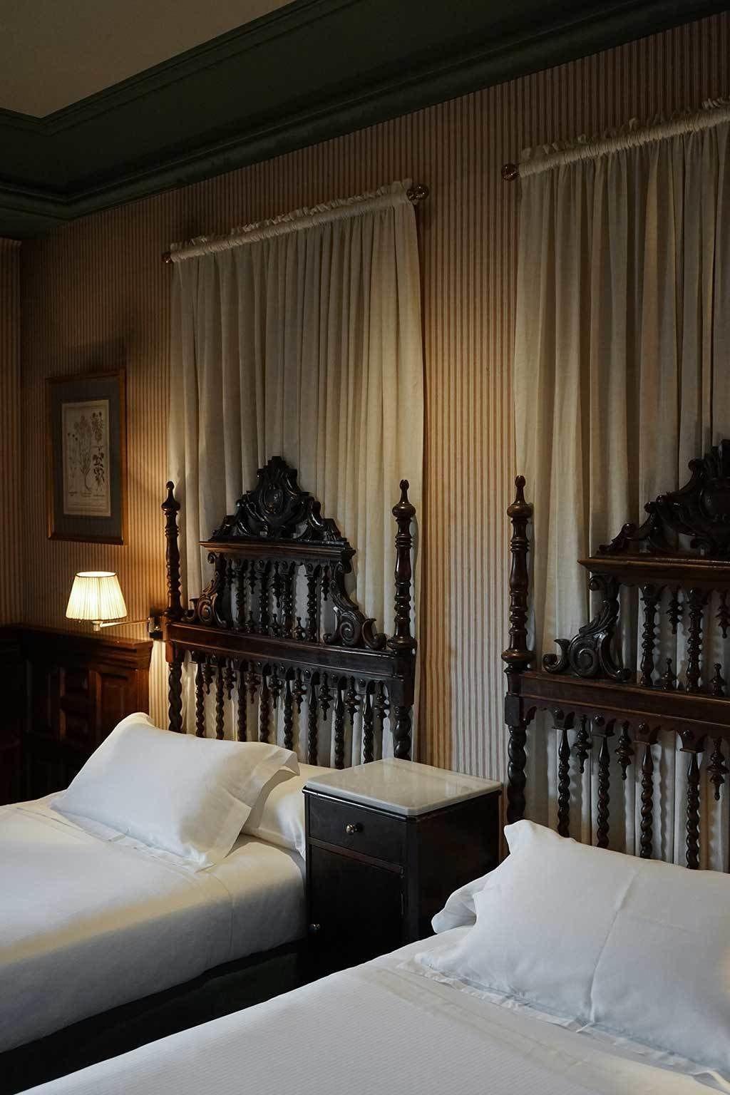 Landa Hotel Burgo Eksteriør billede The bedroom of the Duke of Alba